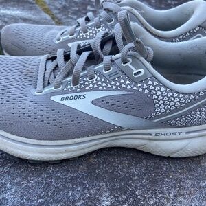 Brooks Ghost 14 sneakers